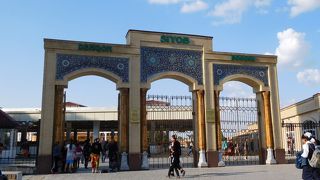 サマルカンドにある大きいバザール