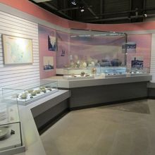 鴻臚館　陶磁器展示