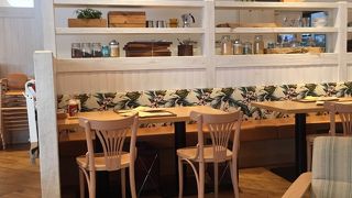 ここにもあのハワイの店がありました。