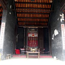 氏の先祖が祀られている