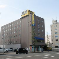 大通り沿いです