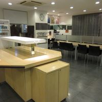 フロント前のロビ−で、朝食会場になります