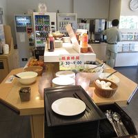 サラダ、ドレッシングが充実しています