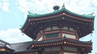 池の中にお堂。