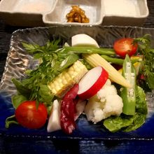 採れたて野菜のかぶりつき630円