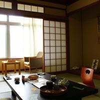 清潔感のある広々とした和室