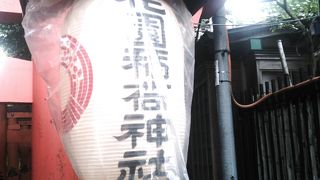 上野公園、不忍池の上にあります