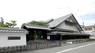 大垣城との共通券150円なので見学してもいいが．．