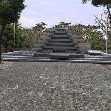 防長英霊の塔。