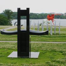 植物園前の段から広場を眺める