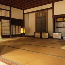 座敷の畳の縁は葵の御紋です！！