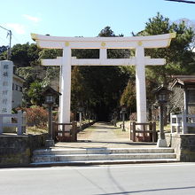 諏訪神社の鳥居