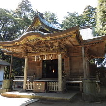 諏訪神社本殿