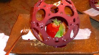 こんどはすごいお菓子が出てきた　一流のトルコの菓子職人