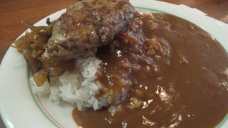 価格の安い人気の大衆食堂