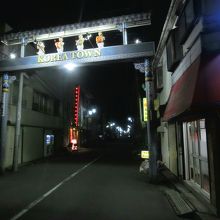 月曜夜、こんなに暗い