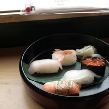 ベル・ モンターニュ ・エ ・メール (べるもんた) の寿司