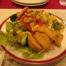 取り放題のサラダバー