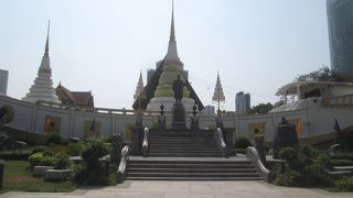 ジャンク船へのメモリアルとして建立