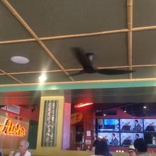 スポーツバーみたいな雰囲気。