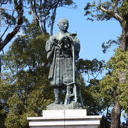 諏訪公園の伊能忠敬銅像を見てきました。