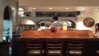 いろんな国の料理をワイキキの中心で。