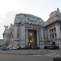 ホテル側からみたミラノ中央駅