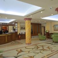 フロントフロアー