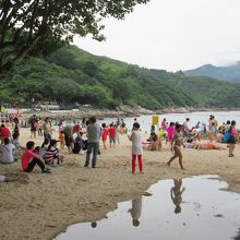 海水浴客がいっぱい