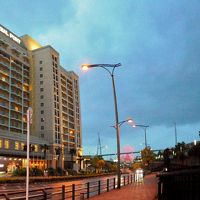 ホテルユニバーサルポート　USJ側からの外観　大観覧車遠望