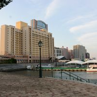 ホテルユニバーサルポート　ユニバーサルポート側からの外観