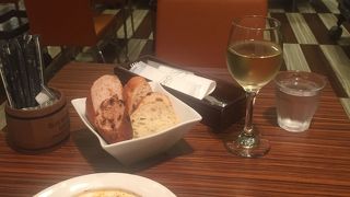 パンお代わり自由は美味しい