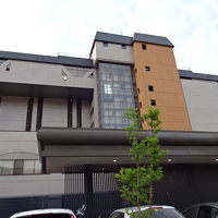 ホテル群のほぼ真ん中。元の天翔です