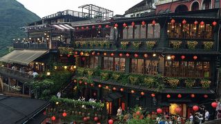 土曜日の夕方、人ごみは覚悟