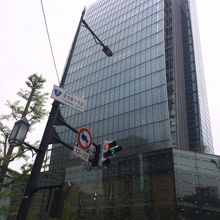 ヨットのような形。