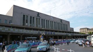 日本が東北部を勢力圏としていた頃、上野駅を模して作られた駅舎です。