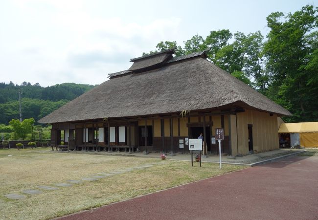 茅葺屋根