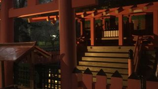 春日大社のはずれにあります