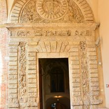 地下礼拝堂の入り口