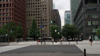 行幸通りで車は行き止まり