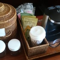 コーヒーを入れて持ち歩けるカップがついている。