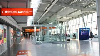 明るくて快適な空港