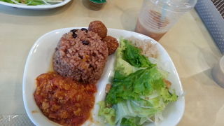 キッズフレンドリーなビーガンカフェ