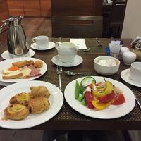 朝食です。種類、量、多くはなけれど満足できるものでした。