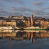 ドナウ川河畔、冬の夜明けはとても美しかったです