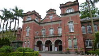 赤煉瓦の美しい名門校。