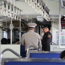 医院長先生の回診ではなく、車掌様のチェックです。