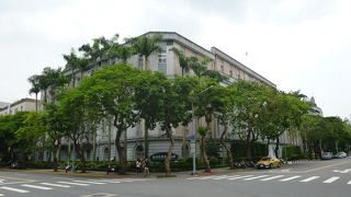 台湾総統府の裏手、西隣にあります。
