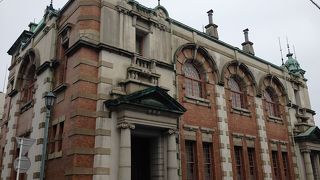 明治に建てられた建物です