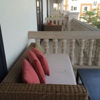 リバービューのお部屋には広いバルコニーがついていますよ。